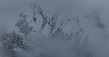 Tibet, Çin 'deki güzel dağ manzarası. Doğa