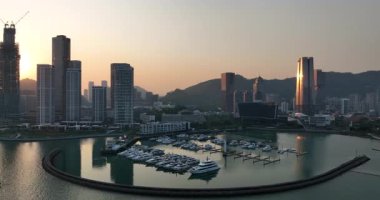 Shenzhen, Çin - 20 Mart 2025: Çin 'in Şenzen kentindeki manzara görüntüleri 