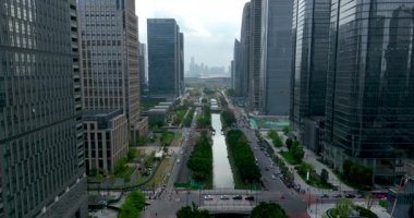 Şehirde gökdelenli şehir manzarası, Çin.