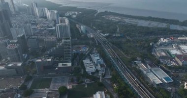 Şehirde gökdelenli şehir manzarası, Çin.