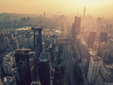 Shenzhen, Çin - 21 Mart 2025: Şenzen şehrindeki hava manzarası, Çin