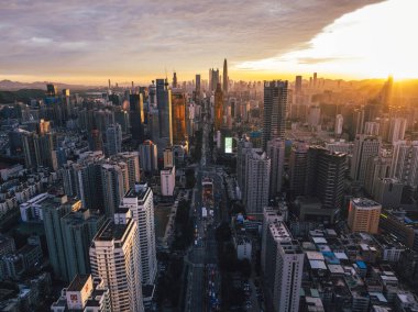 Shenzhen, Çin - 14 Temmuz 2022: Shenzhen şehrindeki manzara manzarası, Çin