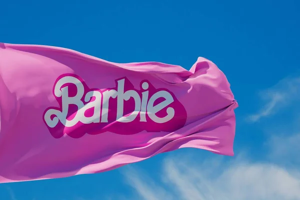 Londra Ngiltere Temmuz 2023 Barbi Bebek Logosu Barbie Mattel Yaptığı — Stok fotoğraf