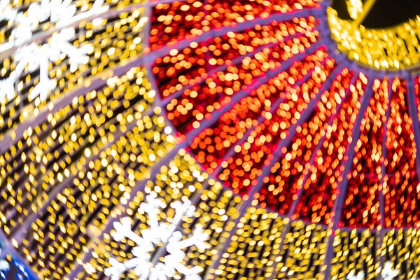 Αφηρημένα Φώτα Χριστουγεννιάτικα Φώτα Δρόμου Σχήμα Κύκλων Εκτός Εστίασης Χρυσά — Φωτογραφία Αρχείου