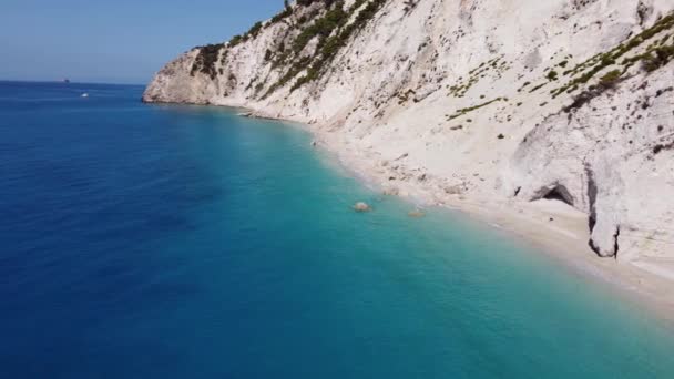 Lefkada岛上Egremni海滩夏季热带海洋的空中景观 — 图库视频影像