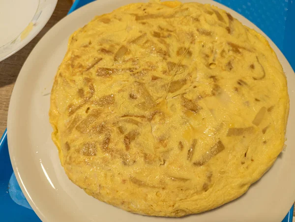Smaklig Nio Ägg Potatis Omelett Stor Tallrik Typiska Spanska Tapa — Stockfoto