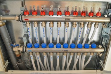 Alt kattaki ısıtmanın oda sıcaklığı kontrolü - valf teknolojisiyle kontrol