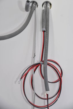 Elektrik hatları ve elektrik bağlantıları için inşaat çalışmaları sırasında inşaat alanı