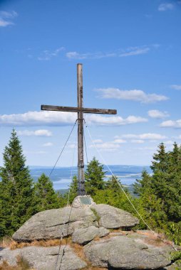 Baerenstein Zirvesi, Avusturya 'nın sınır üçgeni yakınlarındaki popüler yürüyüş noktasında.
