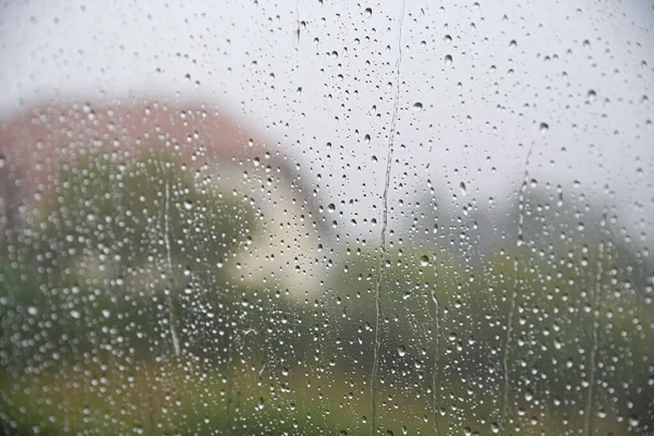 Esőcseppeket Széllökések Dobják Üvegtáblára Csapadék — Stock Fotó
