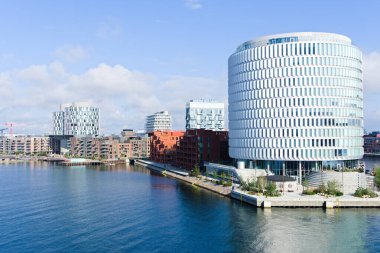 Danimarka 'nın başkenti Kopenhag' ın liman girişinde modern mimari
