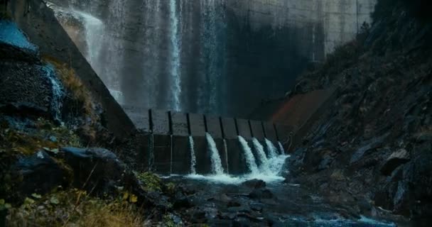 Fließende Wasser Zauberstab Wasserfall Hydroelektrischen Damm Macht Energie Wald Wasser — Stockvideo