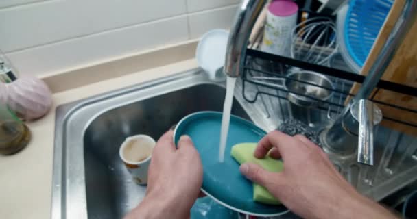 Man Washing Dirt Dishes Kitchen First Person Perspective Slow Motion — Stock Video