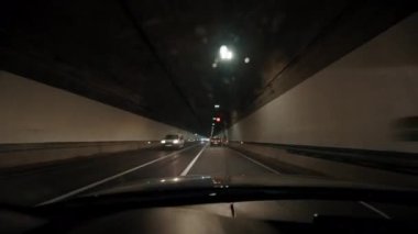 Yolculuk macerasında otomobili tünelden geçiren ilk kişi.
