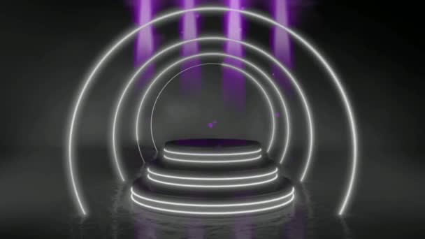 Реалистичный Фиолетовый Луч Света Светит Сцене — стоковое видео