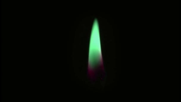 Анімація Зеленого Полум Свічки Ізольовані Чорному Екрані — стокове відео