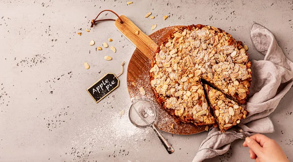 Homemade Apple Pie Flaked Almonds Crumble Cake Dessert Captured Top Stockfoto