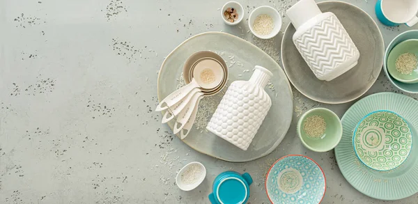 Колекція Різних Керамічних Пастельних Кольорових Посуду Кухонного Посуду Біла Сіра Ліцензійні Стокові Зображення