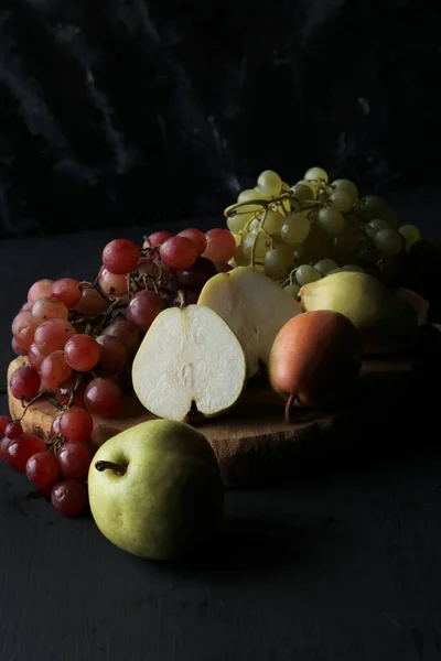Fruits Grapes Pears Black Background — Stock Photo, Image