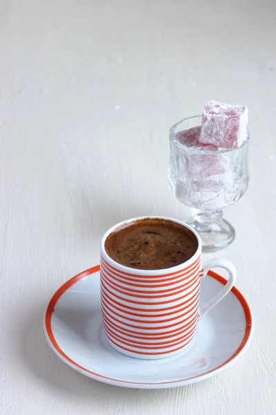 トルコ コーヒーとターキッシュ ディライト — ストック写真