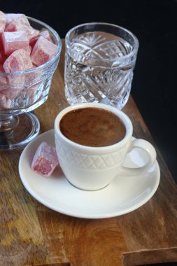 Türk kahvesi ve lokum lokum