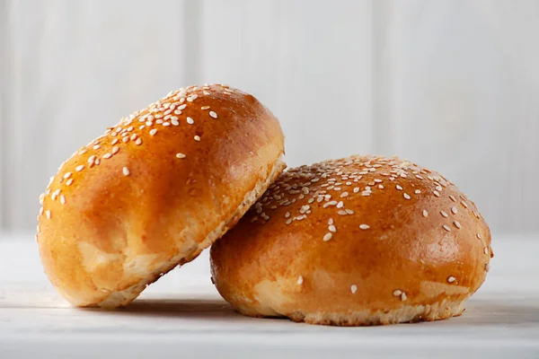 自家製ベーキング 新鮮な香りの自家製バーガーパン — ストック写真