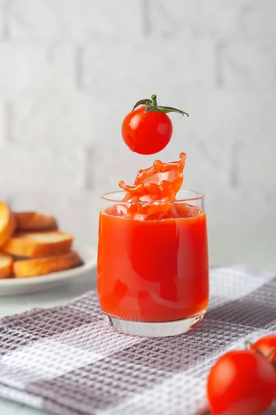 Background White Brick Wall Glass Tomato Juice Vegetables — Stock Photo, Image