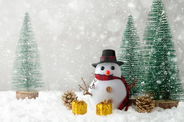 Рождественский Фон Снеговик Рождественские Шары Елка Снег Лицензионные Стоковые Изображения