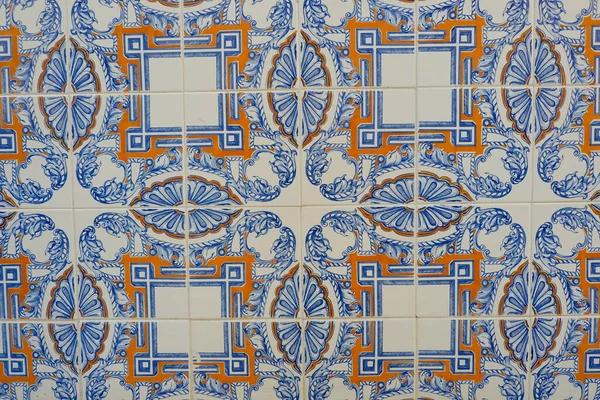 Stare Zabytkowe Płytki Geometryczne Niebiesko Pomarańczowe Ścianie Centrum Lizbony Portugalia — Zdjęcie stockowe