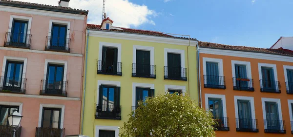 Façades Simples Colorées Dans Quartier Malasana Centre Ville Madrid Espagne — Photo