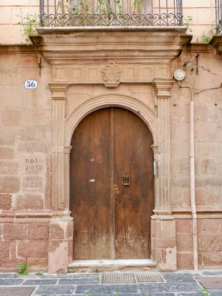 Bosa Sycylia Włochy Kwietnia 2023 Stare Zabytkowe Drzwi Wykonane Tradycji — Zdjęcie stockowe