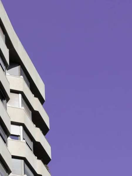 Minimal Corner Modernist Beige Building Clear Sky City Center Zaragoza — Stock Photo, Image