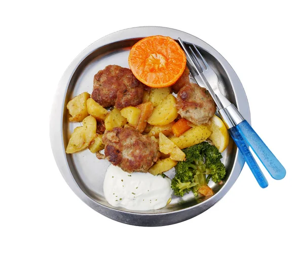 Реальний Домашній Приготований Обід Або Вечеря Фрикадельками Смаженою Картоплею Овочами — стокове фото