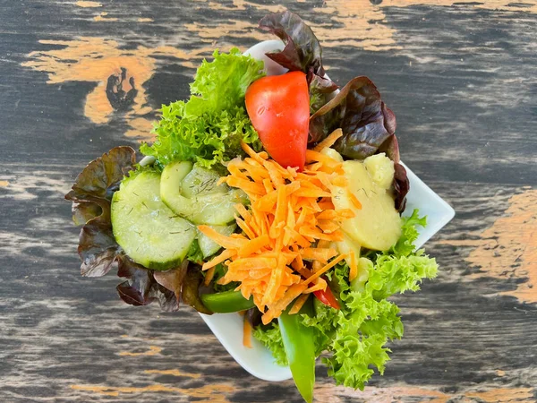 Petite Salade Mixte Extérieur Vue Grand Angle Avec Espace Copie — Photo