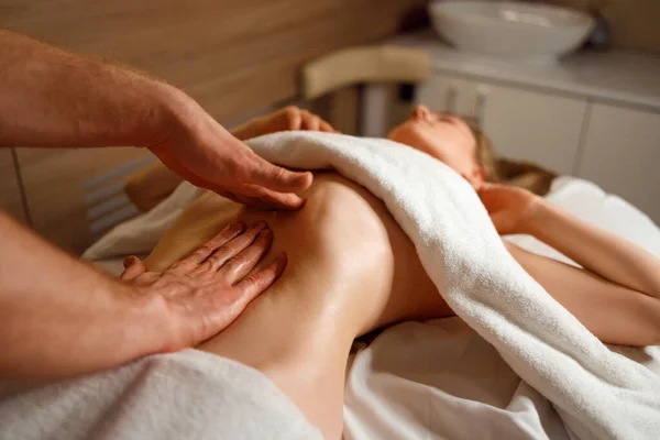 Stomach Acupressure Massage Male Therapist Massaging Female Abdomen — Fotografia de Stock