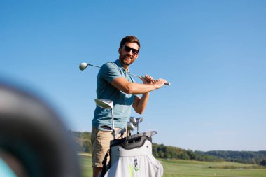 Geleceği Teetleme: Bir Golfçünün Açılışı