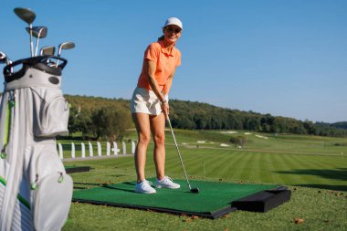Golf Coşkusu: Fairway 'de Zarif bir başlangıç