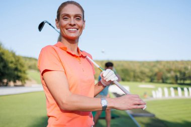 Golf Tutkuları: Genç Çiftler Dişliyor