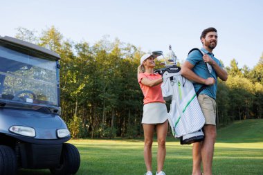 Çiftler Golf Turu: Poşetten Kadın Seçme Kulübü