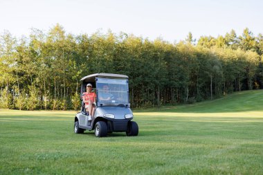 İki Kişilik Golf Arabası Turu