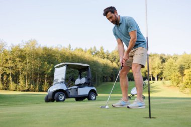 Odaklanmış Golfçü Hedefleri Son Deliği