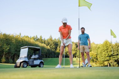 Stratejik Vuruş: Son Delikte Kadın Golf Vuruşu