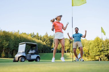 Son Delik Zaferi: Çiftin Golf Zaferi