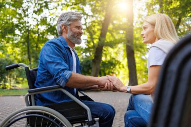 Tekerlekli sandalye Bilgeliği: Parkta Konuşmalar