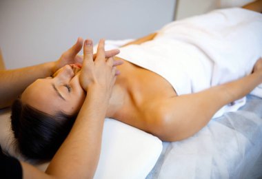 Sakin Anlar: Spa Yüz Masajı