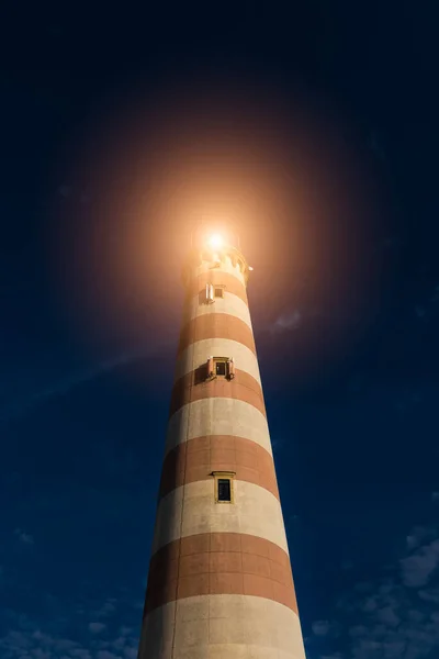 View Old Striped Lighthouse Beacon Shines Brightly Night Main Purpose — Stock Photo, Image