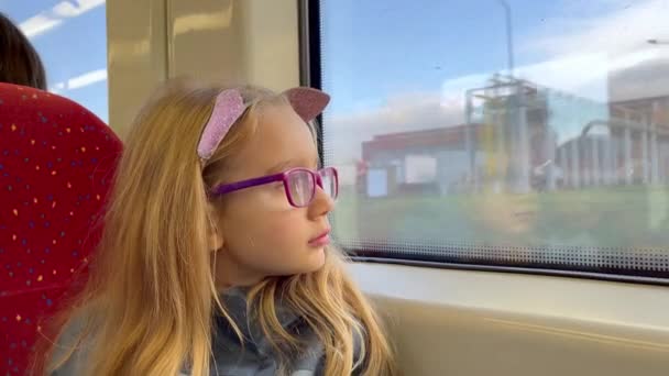 Little Girl Looks Out Window Train Year Old Sad Child — Stok video