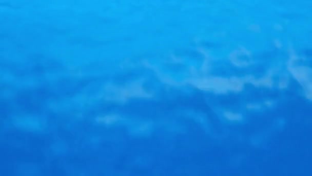 Eau Dans Jacuzzi Eau Transparente Bleu Brillant Étincelante Dans Bain — Video