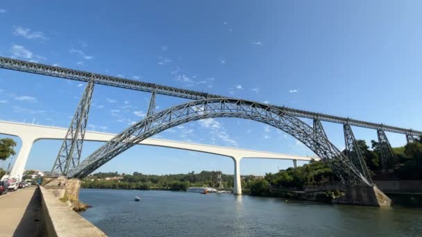Порто Португалія 2023 Міст Сан Хоао Залізнична Інфраструктура Яка Перевозить — стокове відео