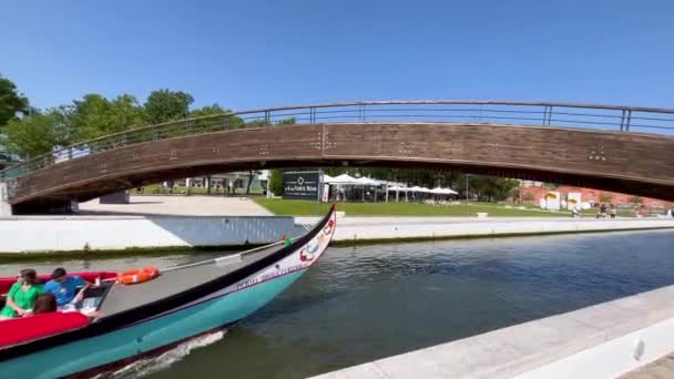 Aveiro Portekiz 2023 Portekiz Deki Ria Aveiro Kentsel Kanalını Geçen — Stok video